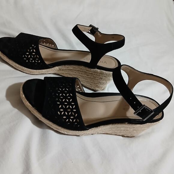 Vionic Ariel Women's 9 Black Espadrille Wedge Sandal Floral Cutout Suede Jute - Picture 1 of 15